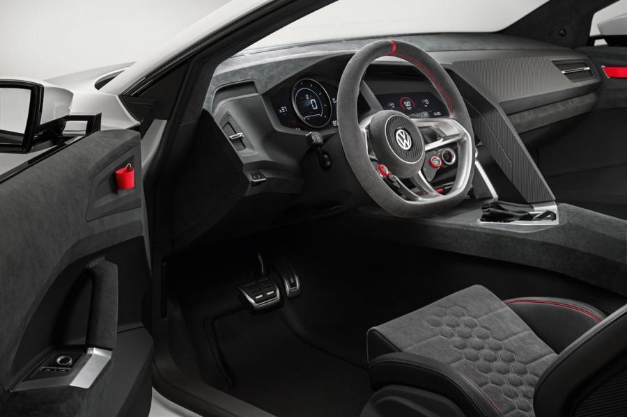  Volkswagen Golf Design Vision GTi 2013 года  (фото 11 из 25)